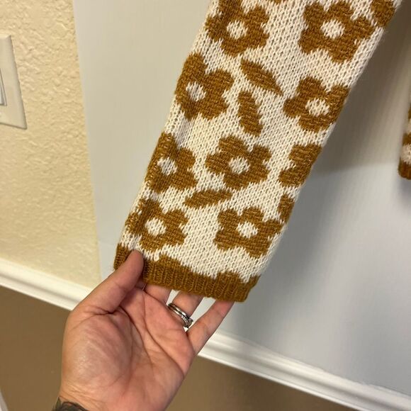 SO Floral 70s Retro Cardigan Sweater | Size M | Perfect for Fall - Picture 9 of 10